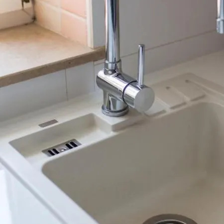 Melanie - Opric Hills 公寓