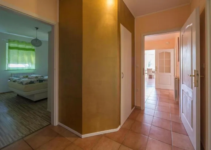 Апартаменты Melanie - Opric Hills