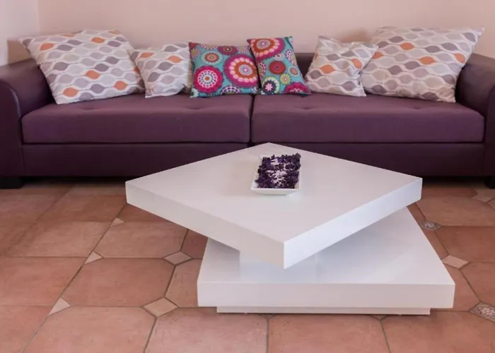 Melanie - Opric Hills * Опатия