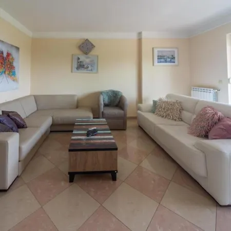 Melanie - Opric Hills *