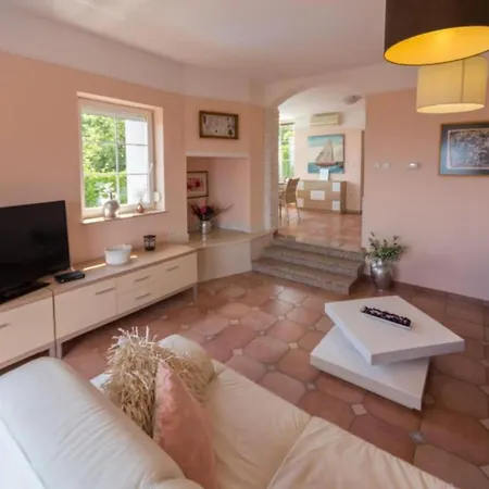 Apartment Melanie - Opric Hills